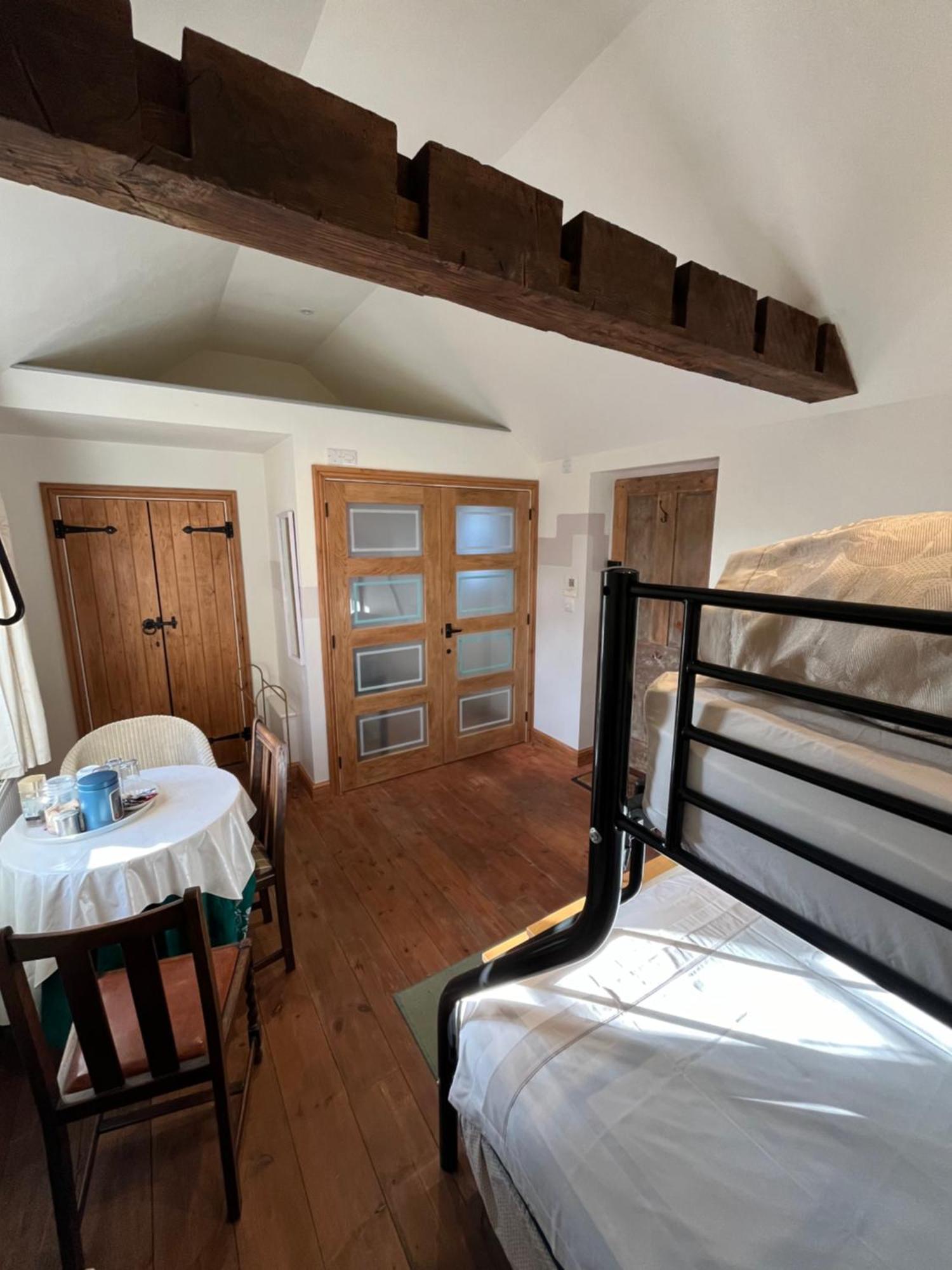 C Farmhouse Accommodation Alne Eksteriør billede